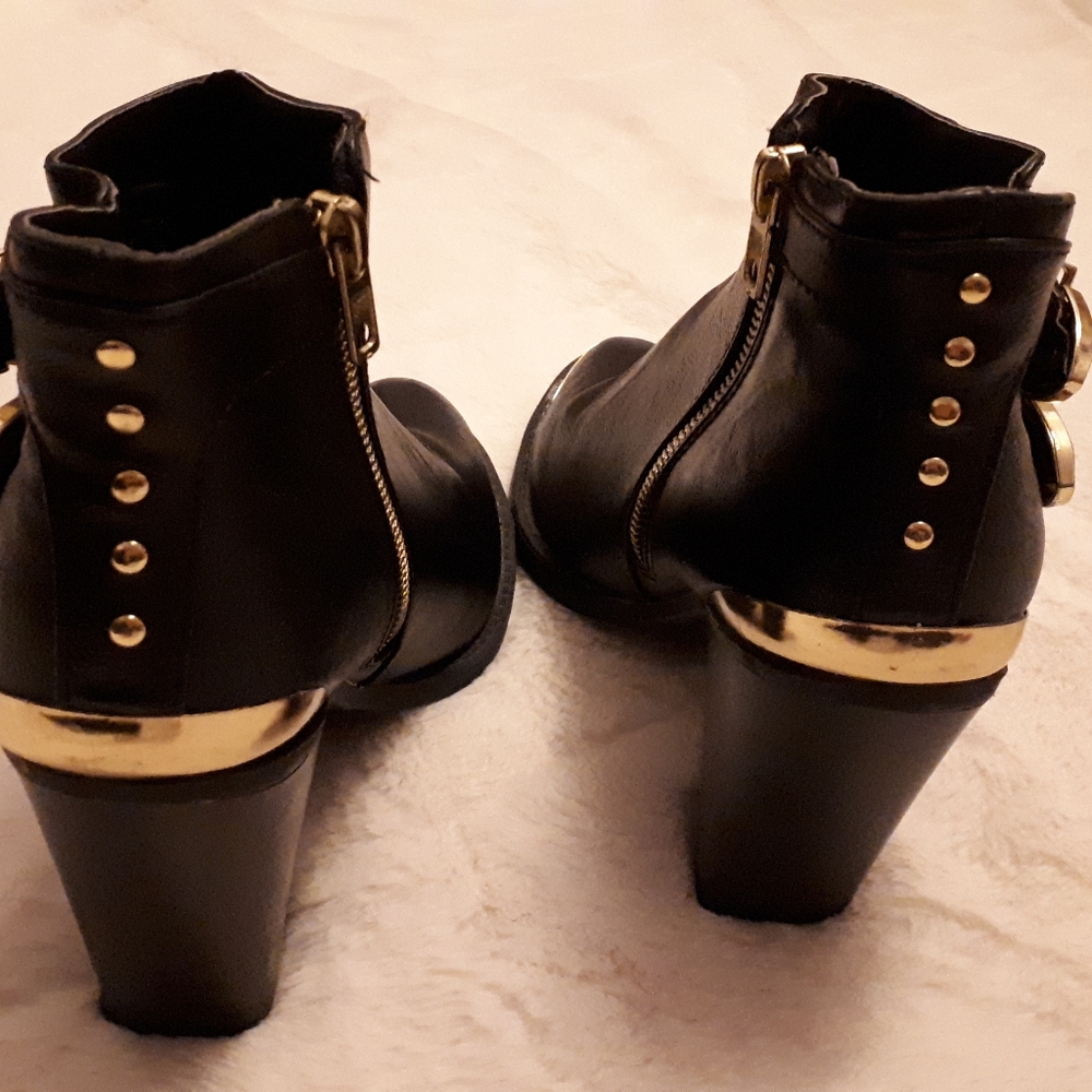 Booties - Picture 3 of 9